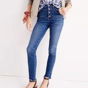 Madewell 10” high rise skinny chewed hem size 25